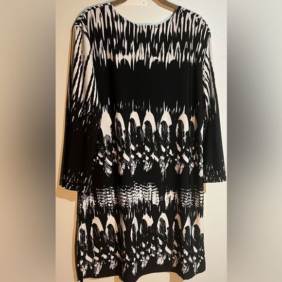 J Valdi black and white print maxi dress with sleeves size 1X - Picture 2 of 5